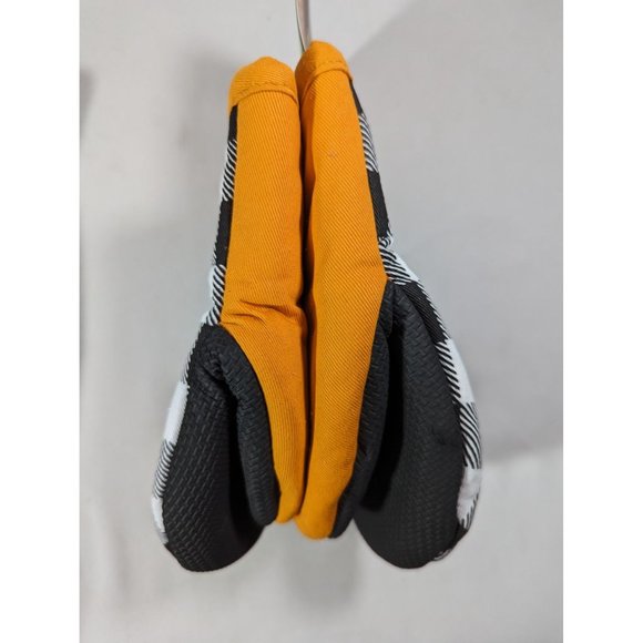 Peanuts 2 Pack Mini Mitts Snoopy and Woodstock in Jack-O-Lantern Pumpkin - Picture 3 of 3